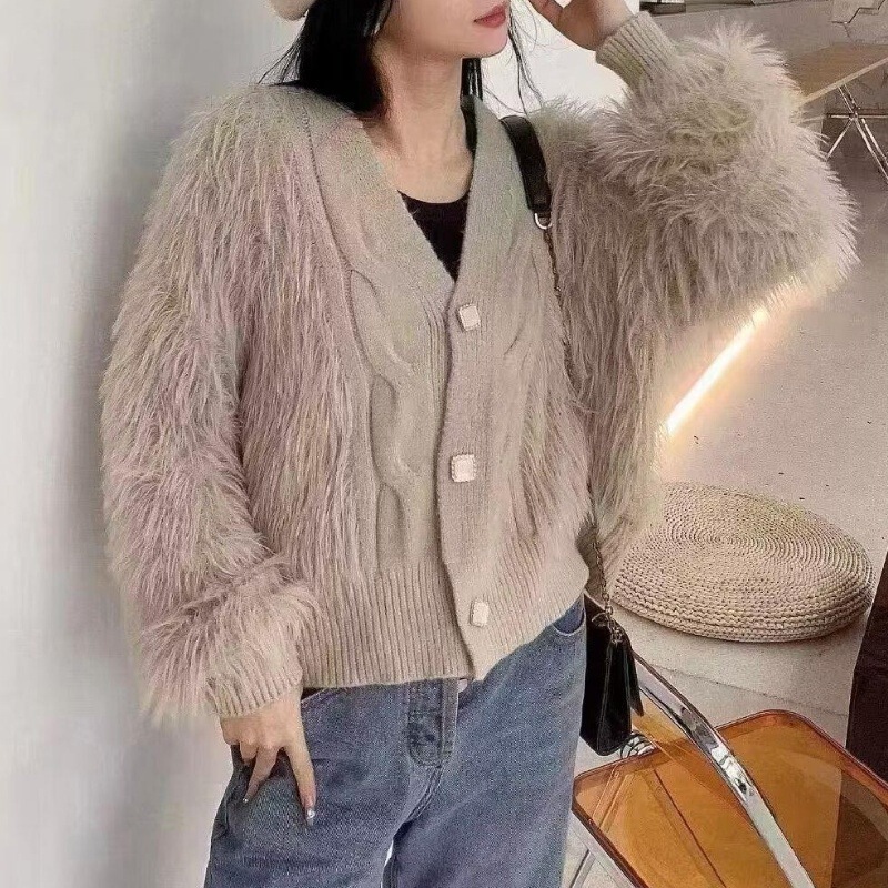 コートの厚いニットのウールの短い上着の女性のミンクの毛の気質のネットの赤いカーディガンのセーターの柔らかい外はモチのvネックを掛けます。|undefined