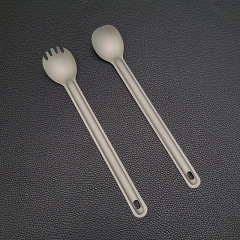 キャンプ用長柄純チタンフォークとスプーン、日常用携帯食器セット、旅行用超軽量高級チタンサラダスプーンとフォーク食器