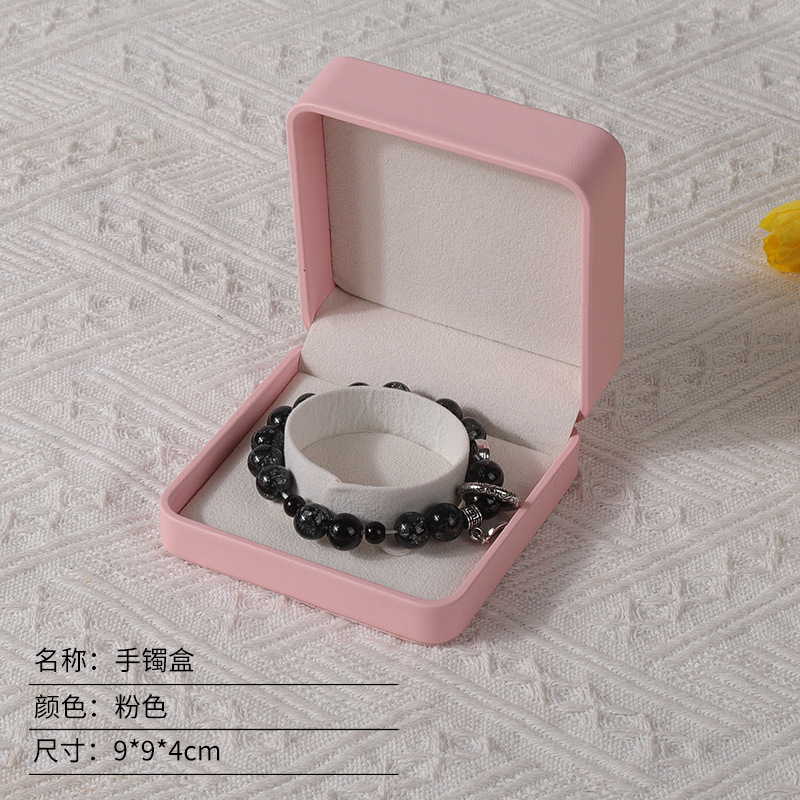 Caja de joyería rosa de alta calidad de cuero pu caja de embalaje de marca de joyería logotipo colgante pulsera collar caja de anillo