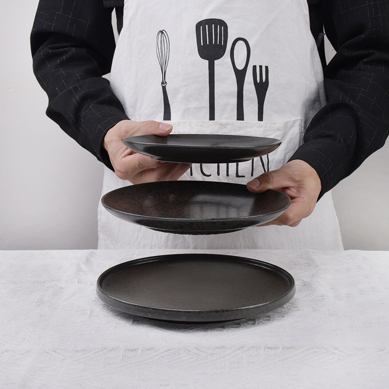 Plato japonés de cerámica negra restaurante comercial sushi hotpot barbecue redondo punto negro plato de sashimi
