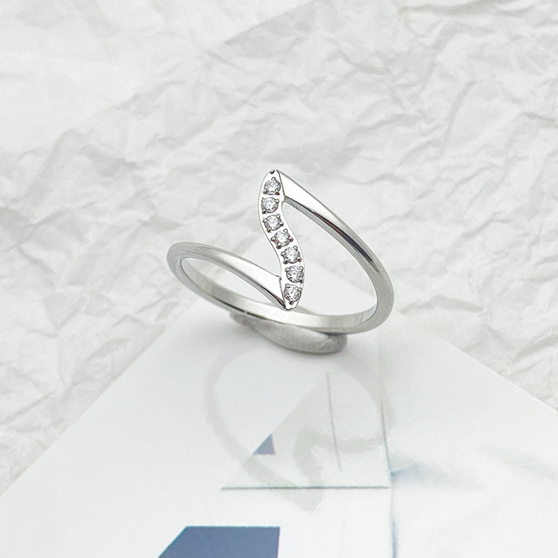 Sparkling Designer Ring For Women, Elegant & Comfortable Jewelry_voghion.com