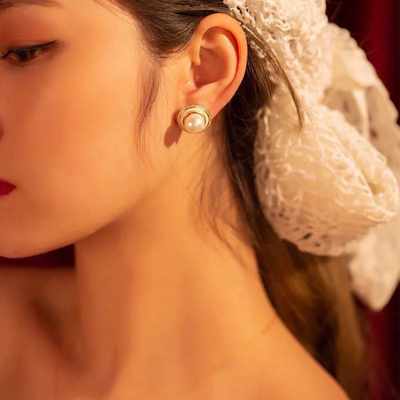 复古宫廷风圆圈贝壳耳钉港风s925银针镶嵌天然