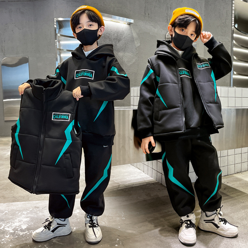 男童套装加绒加厚2026新款秋冬季中大儿童男孩洋气卫衣三件套韩版