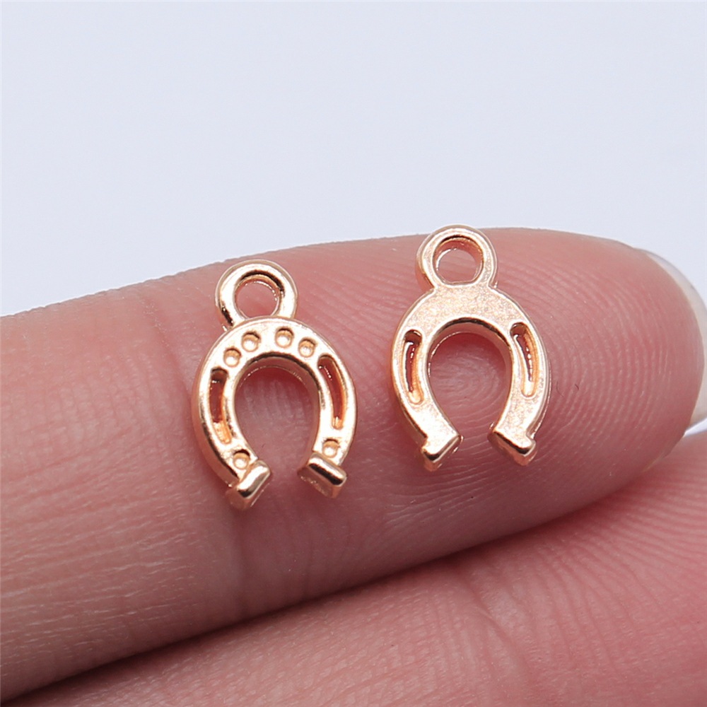 1 Piece Retro U Shape Alloy Plating Pendant Jewelry Accessories display picture 6