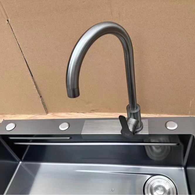 Uno por uno, el grifo del fregadero de la cascada Feiyu de la celebridad de Internet reemplaza el grifo de extracción modificado del mismo tamaño sin daños accesorios de instalación