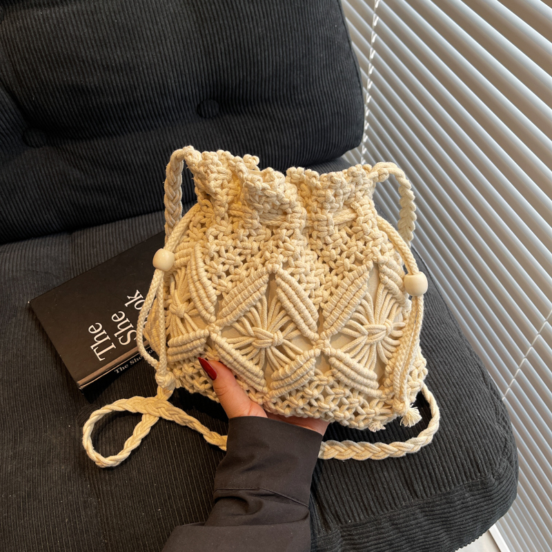 New Hand-Knitted Mobile Phone Bag, Finished Knitted Wool Bag, Straw Cross-Body Bag, Seaside Vacation Style Beach Bag