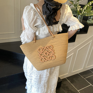 French Straw Bag Women's 2025 New Summer Seaside Holiday Beach Bag Large Capacity Tote Bag Vegetable Basket Bag