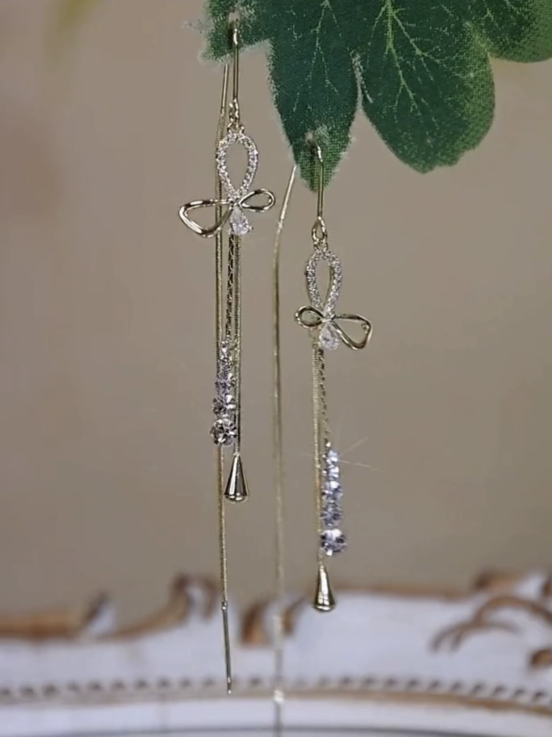 Трехмерные серьги-бабочки для женщин, новинка 2024 года, модные серебряные длинные серьги с кисточками, элегантные и атмосферные серьги