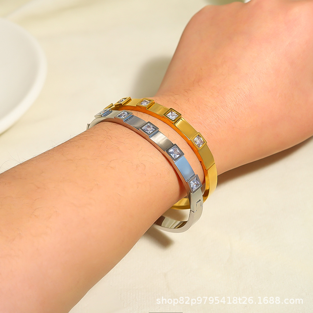 Joyas europeas y americanas, celebridades de Internet, el mismo estilo, moda, nicho, creativo, todo fósforo, circón blanco, acero inoxidable, pulsera de oro real, hebilla