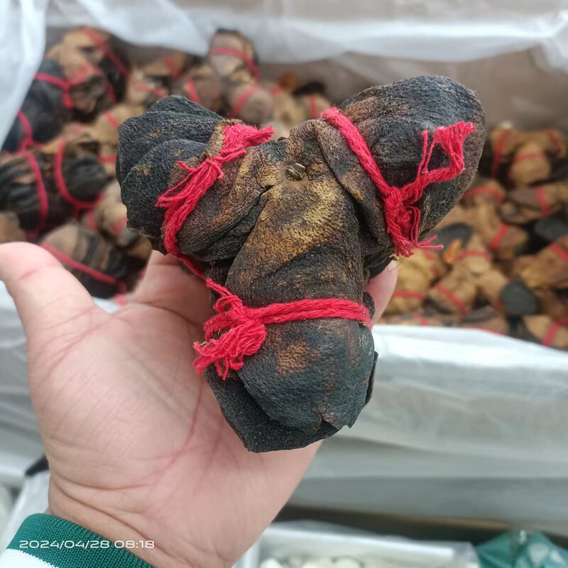 Anghuo Traditional Chinese Medicine Wholesale and Retail Center Sells Chinese Medicinal Materials, Including Whole Green Peel Dried Tangerine Peel from Xinhui, Guangdong, Aged for Three Years, with a Fragrant Aroma