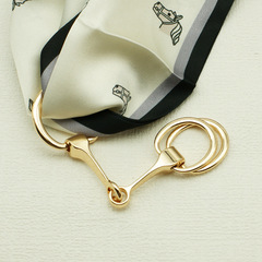 Elegant High-end Silk Knot Tie Clip, Suitable for "At Thirty" Wang Manni Style, Versatile Gold-Plated Color-Retaining Luxurious Horseshoe Clip