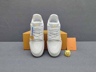 �V����ƤL����Ůͬ����H��Ь���e�\�Ӱ�ˮ����Ь�ϵ�Ь
