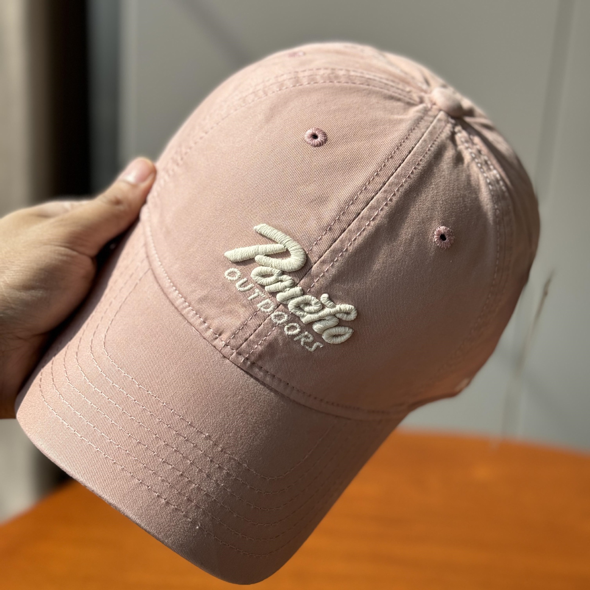 Nuevo estilo coreano de primavera, verano, otoño letras bordadas sombrero de béisbol sombrero de mujer simple de alta calidad sombrero de pareja