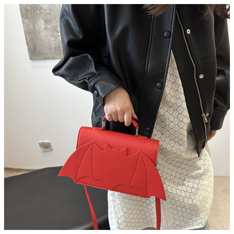 A new 2024 European and American Halloween single-shoulder bag for women, with a unique and funny bat style and a trendy crossbody bag undefined