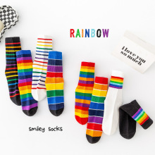 儿童彩虹袜子春秋中筒棉袜中大童条纹潮袜配鲨鱼裤男女学生袜批发