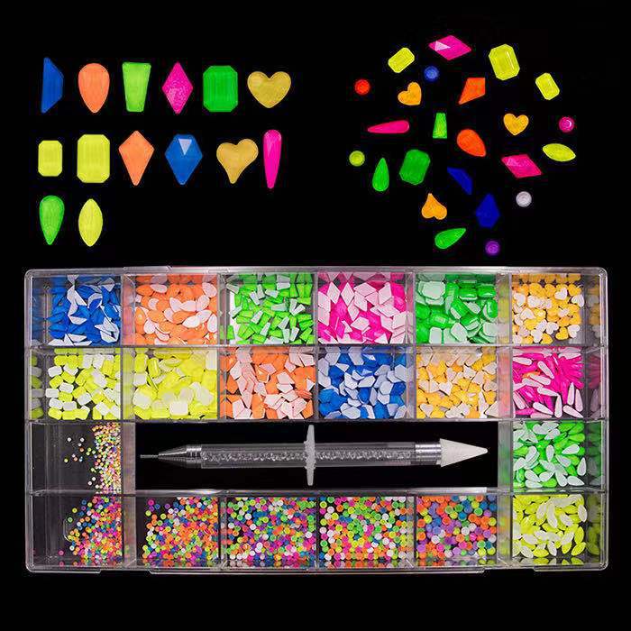 Comercio exterior transfronterizo 21 rejilla de uñas taladro especial en forma de diamante Amazon traje de uñas DIY joyería de uñas taladro de uñas