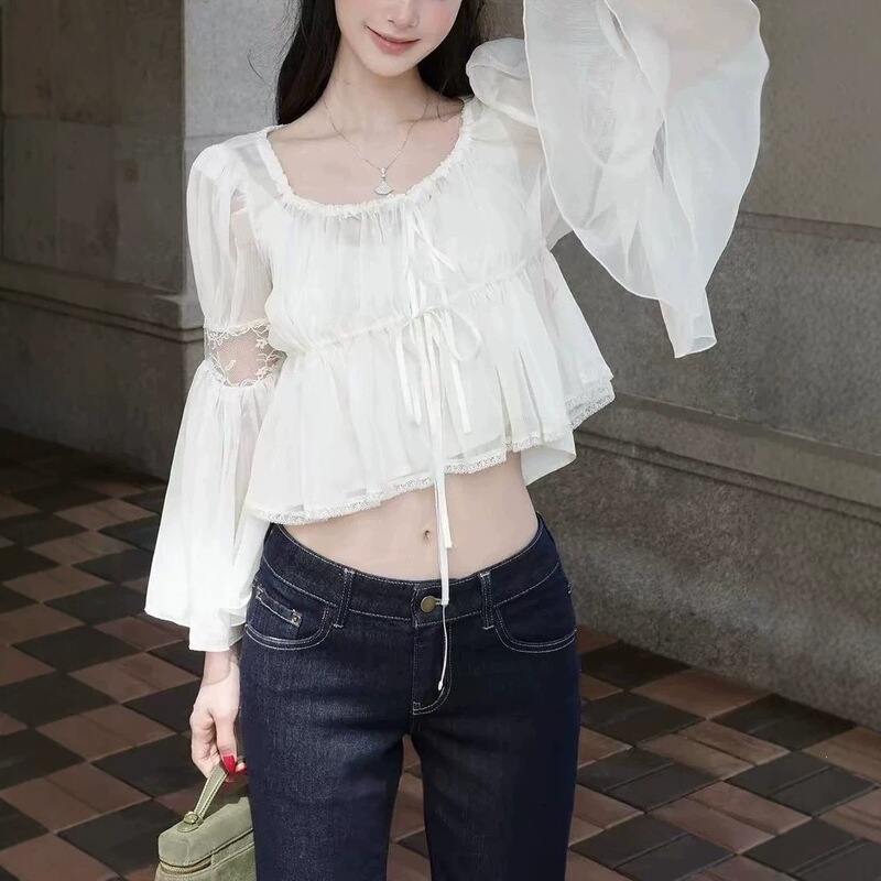 Lace square-neck, bell-sleeve, waist-cinching chiffon blouse for women, autumn gentle style, short top Lace square-neck, bell-sleeve, waist-cinching chiffon blouse for women, autumn gentle style, short top