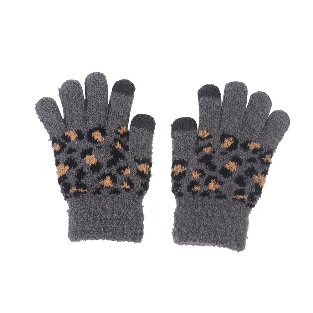 Fashion Winter New Children's Leopard Print Knitted Hat Scarf Gloves Three-piece Warm Suit display picture 7