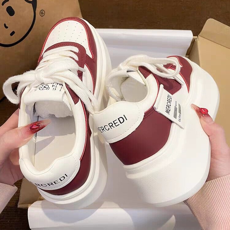 Thick bottom small white shoes women 2025 new spring explosions Joker light soft bottom sneaker small height shoes