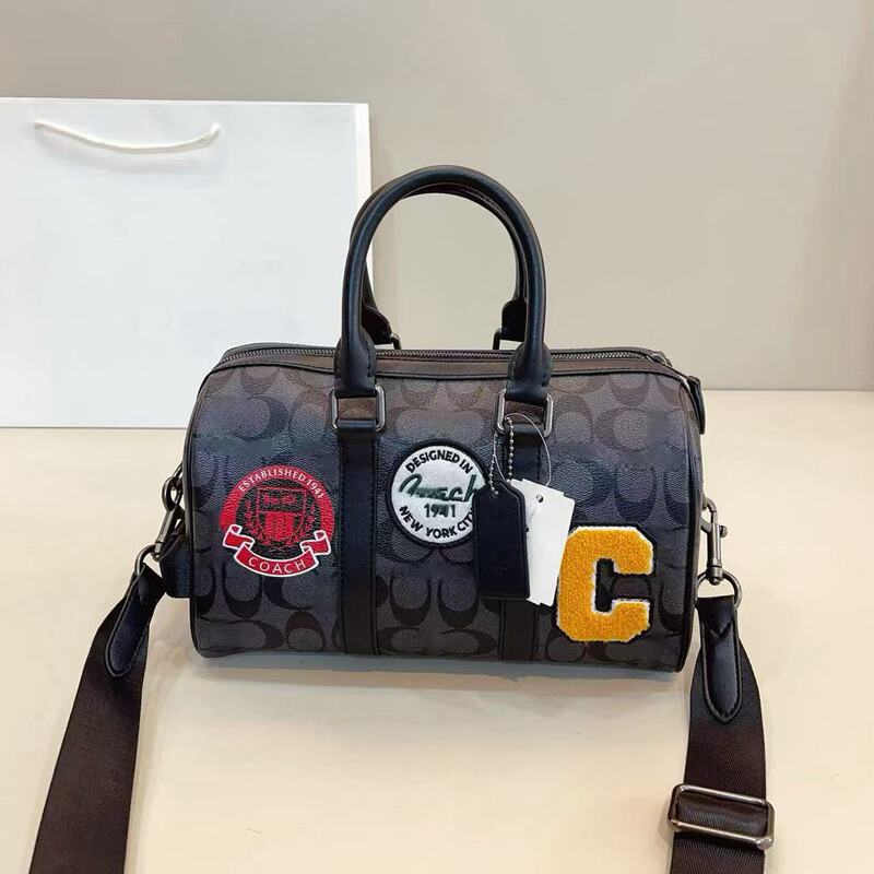 Classic Men's Crossbody Bag, Pillow Bag, Embellished Venturer Bag, Shoulder Bag, First-Layer Cowhide, Versatile Black Classic Men's Crossbody Bag, Pillow Bag, Embellished Venturer Bag, Shoulder Bag, First-Layer Cowhide, Versatile Black