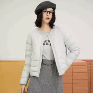 2026年冬季新款短款宽松显瘦时尚棉服女高级感小香风加厚保暖外套