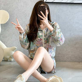 春夏欧货潮牌短裤套装女减龄百搭连帽防晒服网红炸街碎花运动两件
