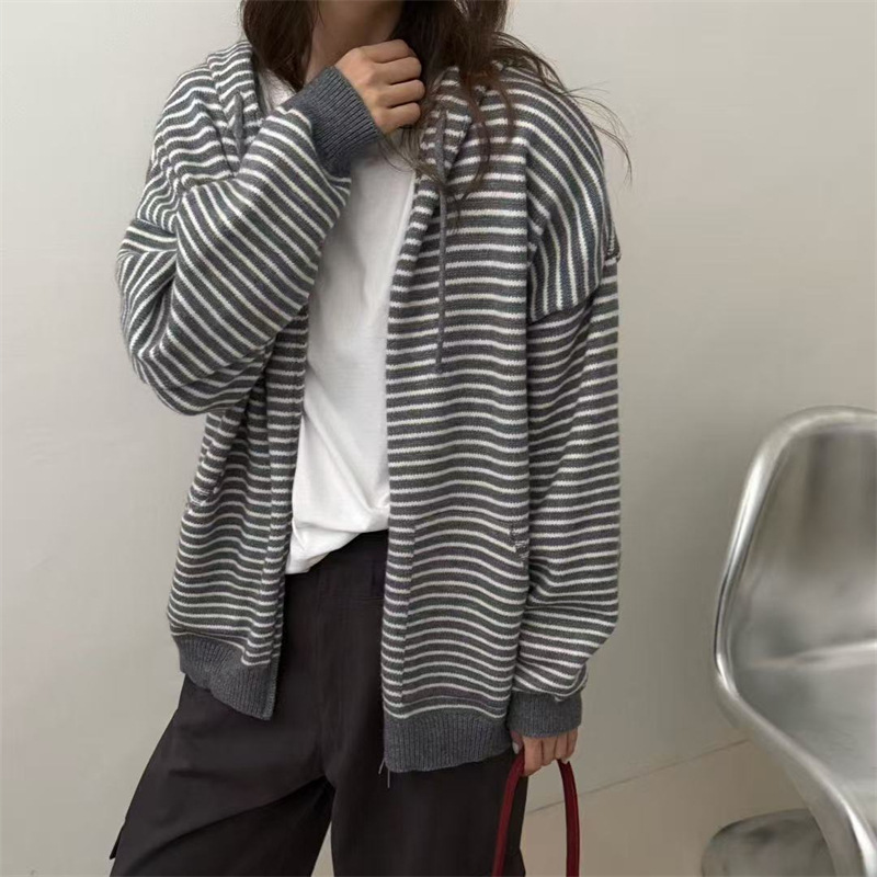 大码拉链连帽毛衣外套女慵懒风宽松休闲2025秋冬新款时尚针织开衫