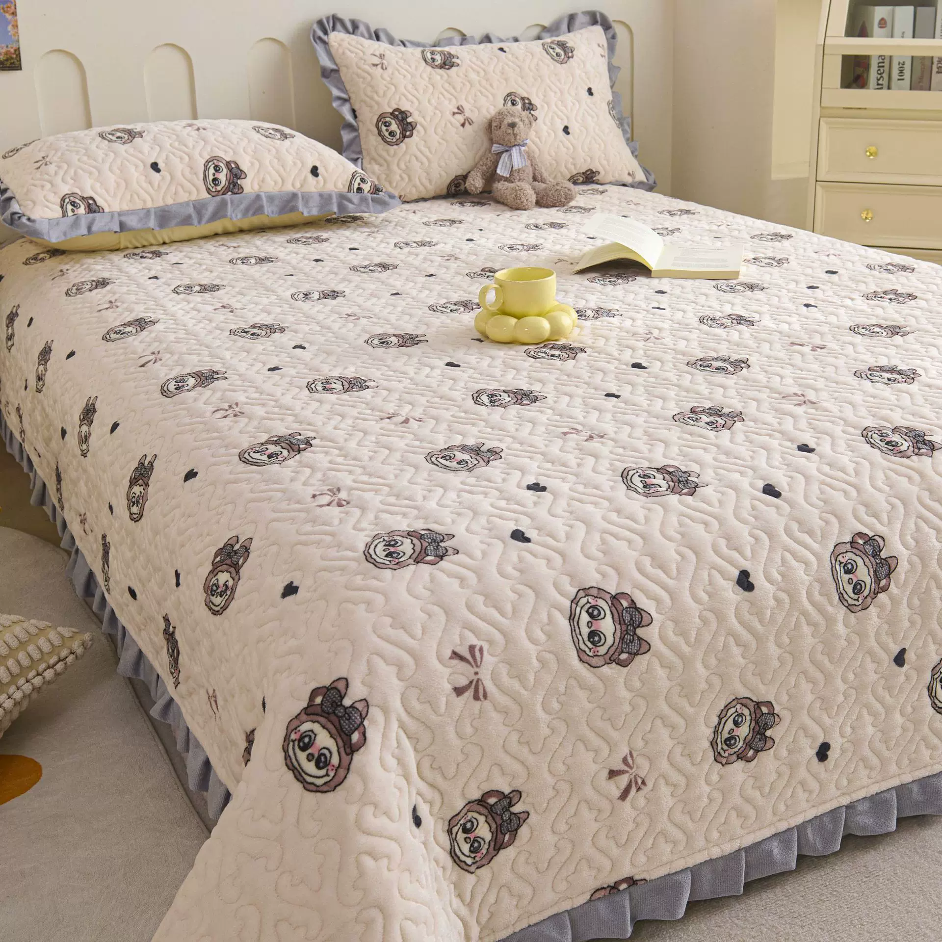 秋冬加厚牛奶绒夹棉床盖三件套防滑炕垫花边绗缝榻榻米单件床单