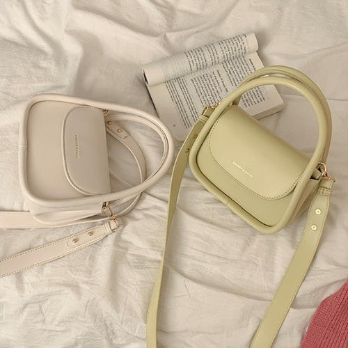 New niche design, simple solid color handheld square bag, high-end texture, fashionable and versatile crossbody bag for women wholesale