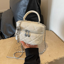 菱格链条包包新款小众设计高级感洋气斜挎包香风手提单肩水桶包女