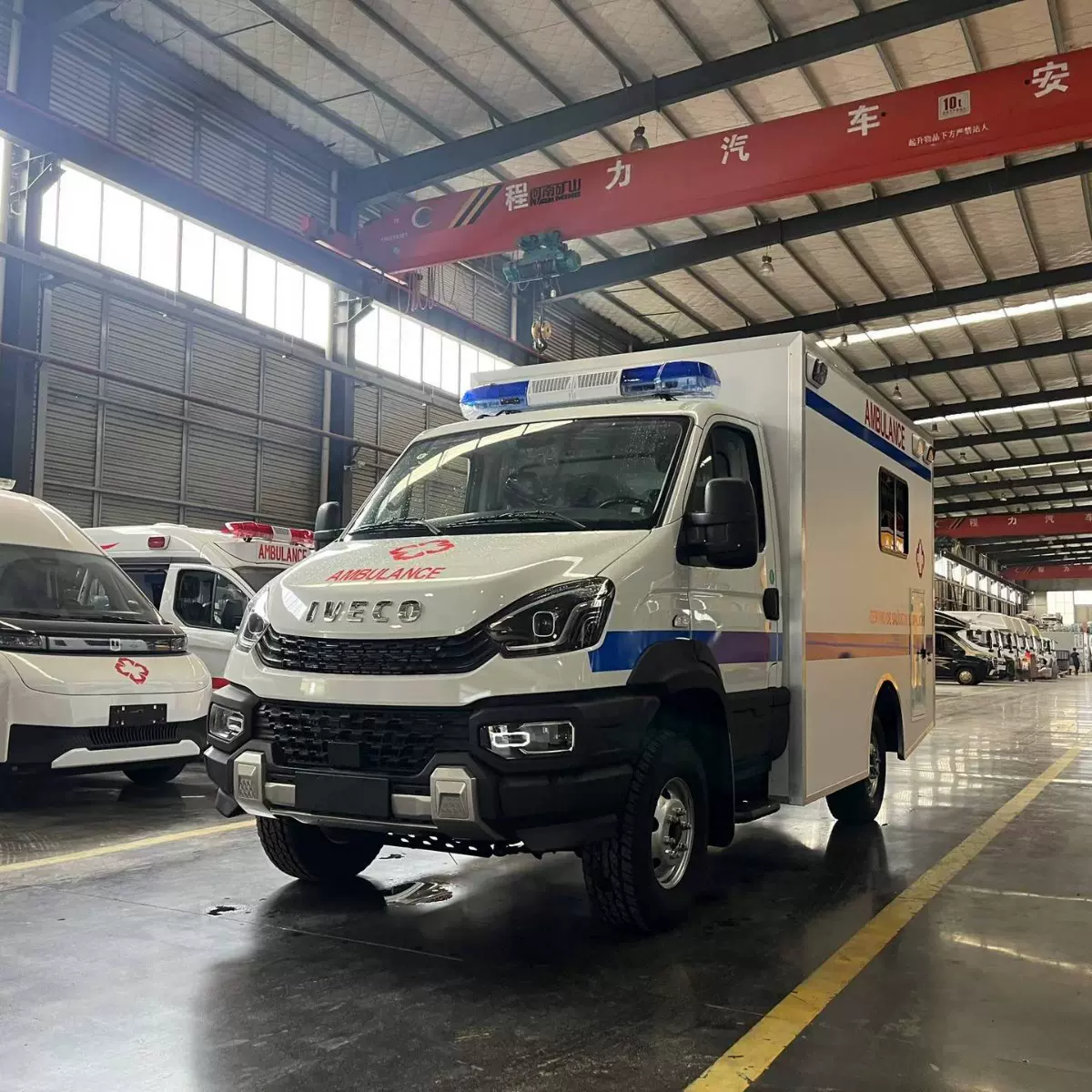 南京依维柯欧胜四驱转运救护车国环北京环保欧霸雷霆转运救护车