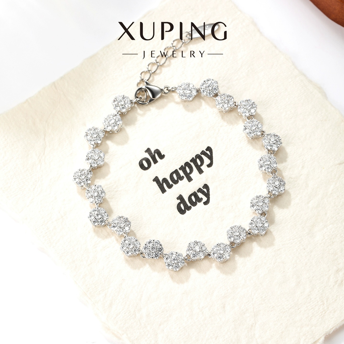 Xuping elegante micro incrustado de aleación de cobre de zirconio chapado pulsera de sol blanco lujoso temperamento dulce joyas
