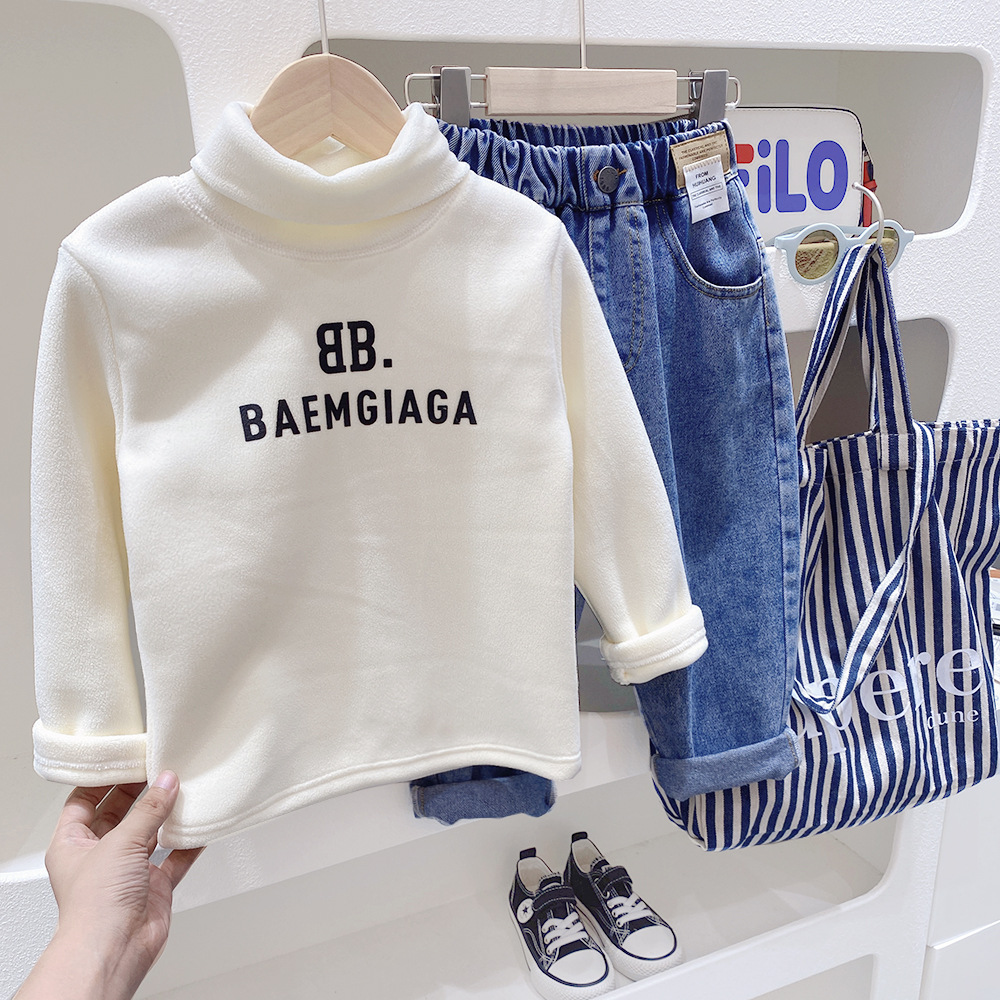 Letra simple Top forrado de lana 2023 Otoño e Invierno Camisa de fondo compuesta de terciopelo de una sola pieza para niños nuevos top de manga larga para bebés