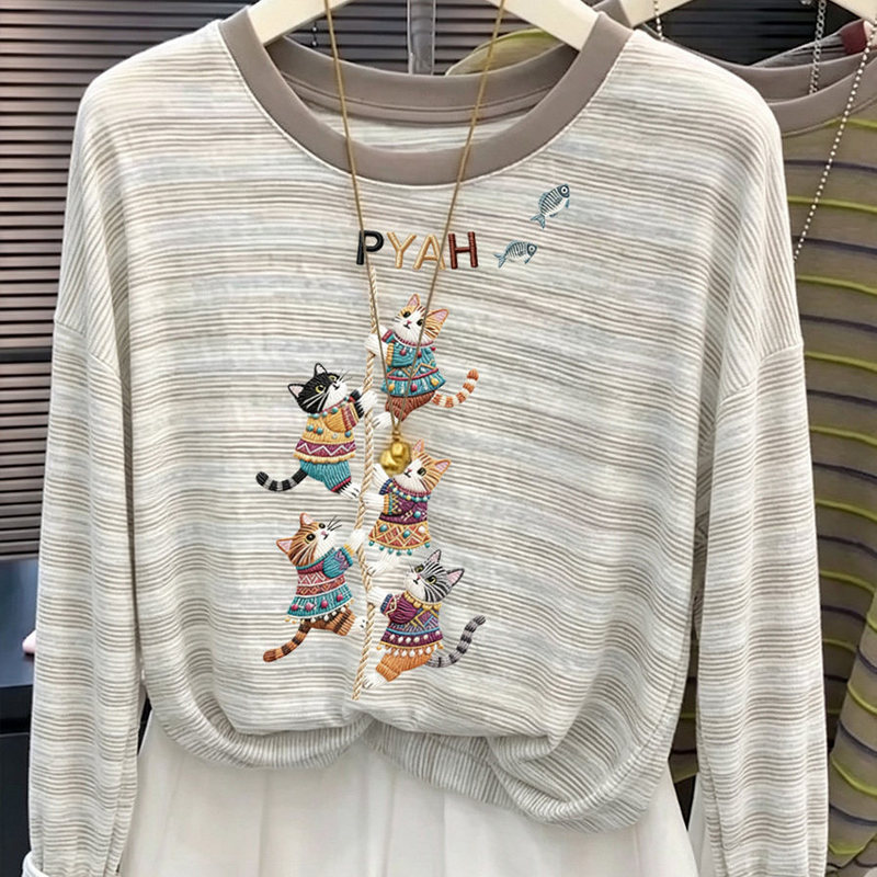 2026 early autumn new vintage color-block striped long-sleeve T-shirt for women, loose fit, slimming, versatile base shirt, trendy top 2026 early autumn new vintage color-block striped long-sleeve T-shirt for women, loose fit, slimming, versatile base shirt, trendy top