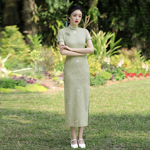 Spring Chinese Dresses Cheongsam for women   green three improvised versions of cultivate one morality girl accept waist long sleeve collar lace embroidery qipao
