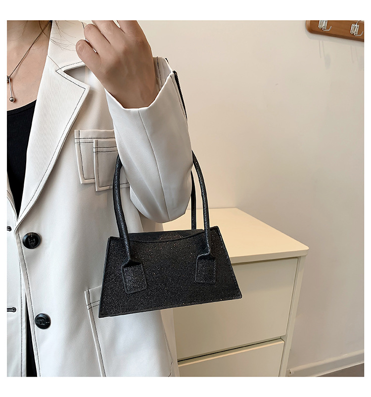 Women's Small Pu Leather Solid Color Streetwear Square Magnetic Buckle Square Bag display picture 3