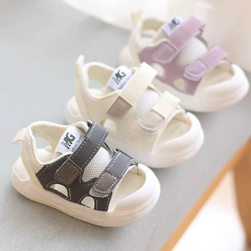 Летняя новая детская сандалия Баотоу Детская обувь для мальчиков и девочек