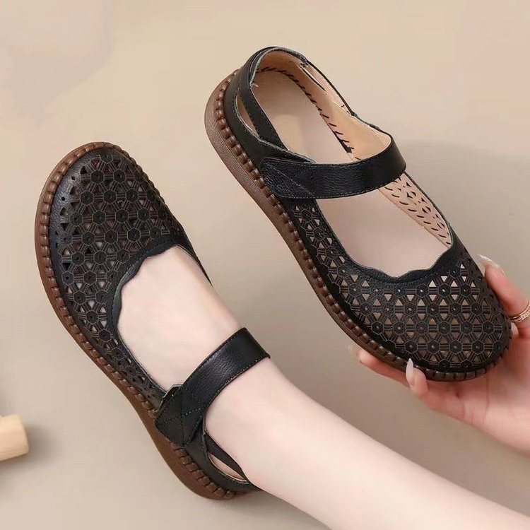 Sandalias de madre de fondo plano de verano, zapatos casuales de mediana edad y ancianos con agujeros de fondo suave transpirables, zapatos de playa de vejez antideslizantes huecos, mujeres