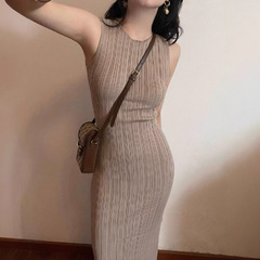 優雅なレトロなノースリーブのニットのベストスカートの女性の夏のピットは腰を収めて身を修めます。