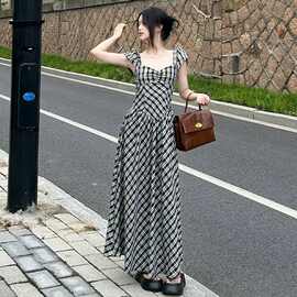 法式纯欲风格纹拼接露背方领连衣裙女夏清冷感穿搭收腰气质中长裙