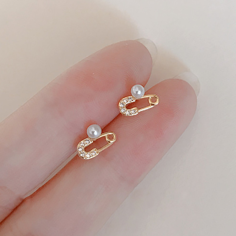Cubic Zirconia And Pearl Stud Earrings, Delicate And Versatile For Work, Commute And Daily Wear. Hypoallergenic, Tarnish-resistant And Durable For Lon_voghion.com