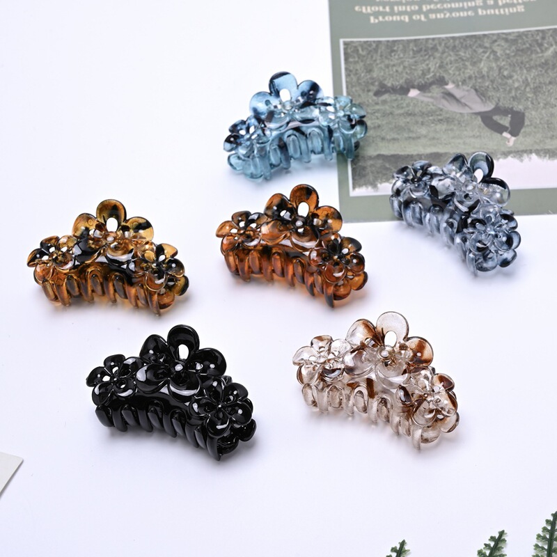 New Medium Hair Clip Simple All-match Back Head Ponda Tail Hair Clip Women's Bath Hair Clip Shark Clip