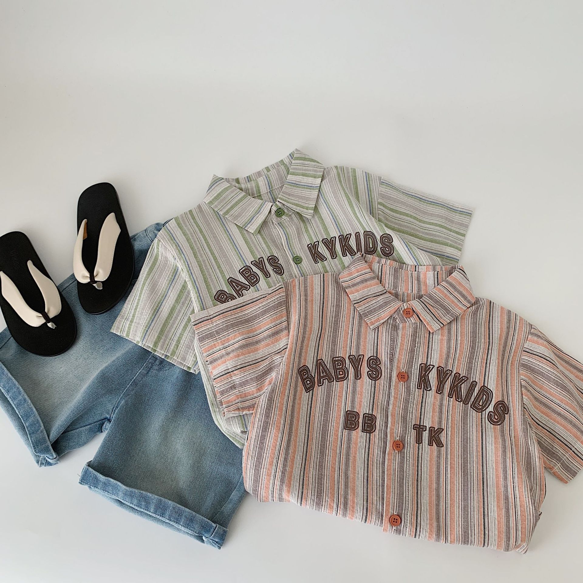 Camisa de manga corta para niños Maibao a rayas 2025 verano nuevo estilo ropa para niños coreanos estilo occidental ropa para hombres para niños al por mayor