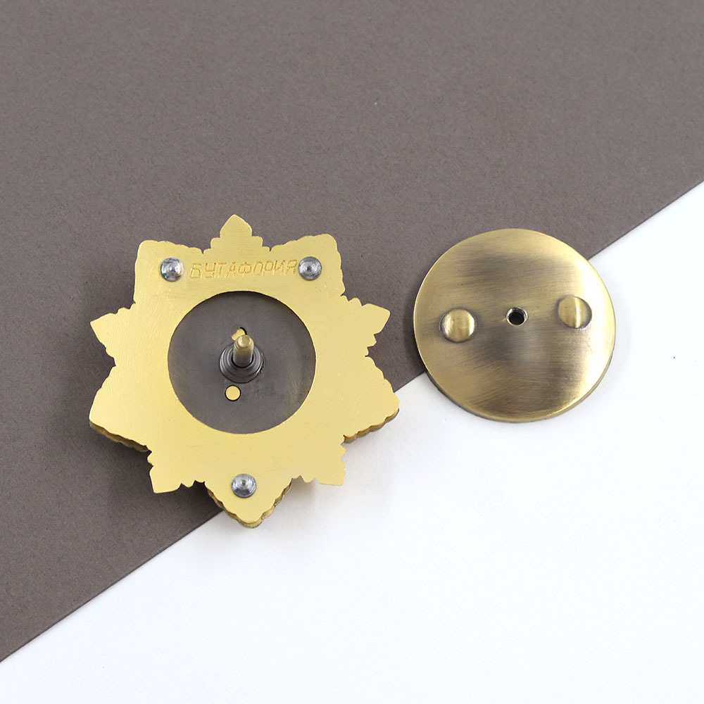 Replica of the Soviet Kutuzov Medal, Two-Color Electroplating Process, Vintage Enamel Commemorative Badge Collection Pin