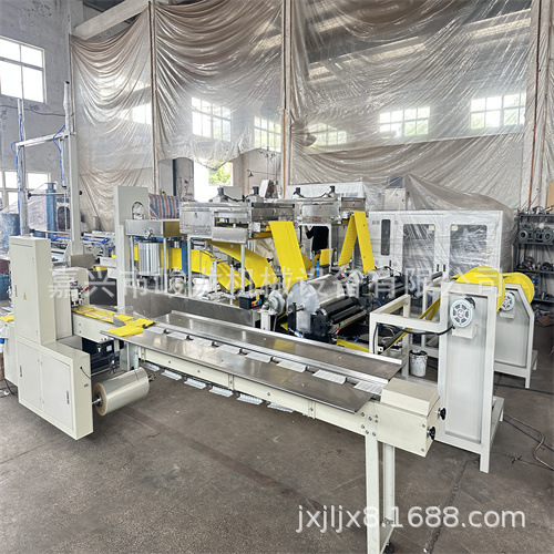 Carpet, duvet, folding mechanical cutting machine