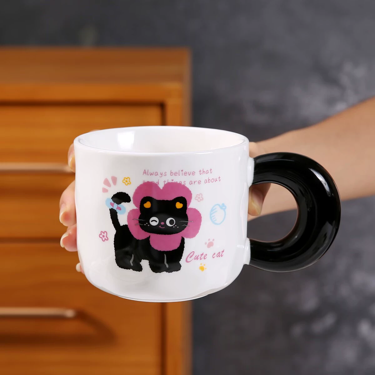 Керамическая кружка-кошка с крышкой, ложкой, подарочной коробкой, сувенир высокого класса, милая девушка