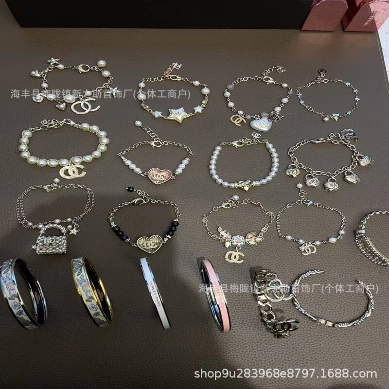 Xiangjia Double C Diamond Female Fragrant Grandma Star Bracelet Bow Pearl Small Fragrance Love Bracelet Factory Outlet