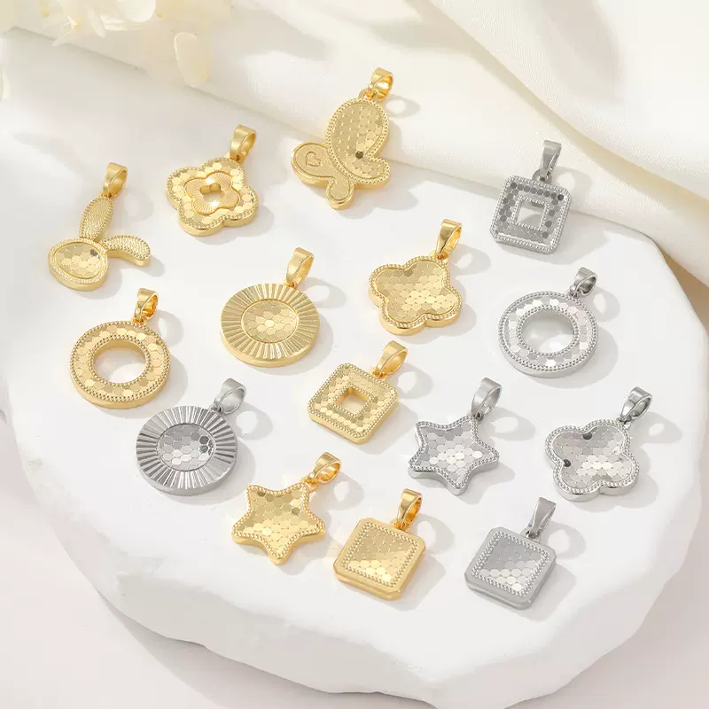 创意几何四叶草兔子高级感光面CNC蜂巢镜面项链吊坠DIY配饰挂件