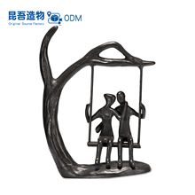 跨境秋千情侣人物摆件铸铁金属工艺品情人节现代创意礼品结婚礼物