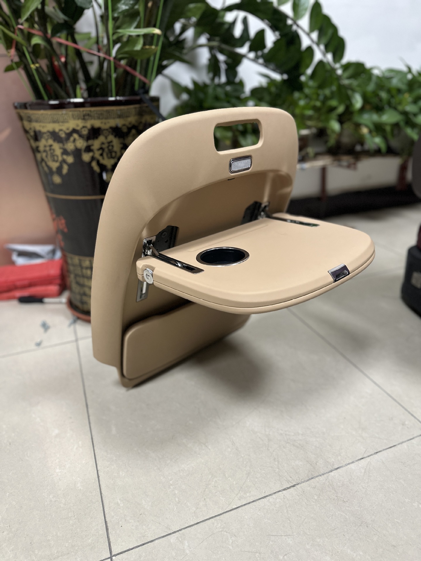 24/25 Model Aito Car-Mounted M7/M8/M9 Rear Seat Folding Table, Special Modified Car Seat Folding Table
